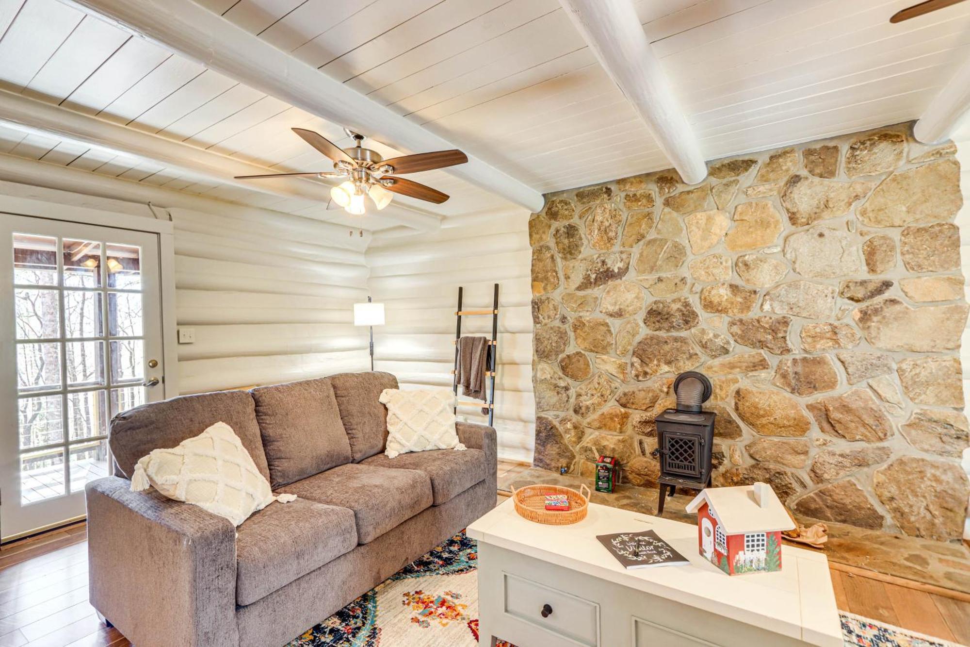 Dog-Friendly Hiawassee Cabin With Decks And Fire Pit! Ngoại thất bức ảnh