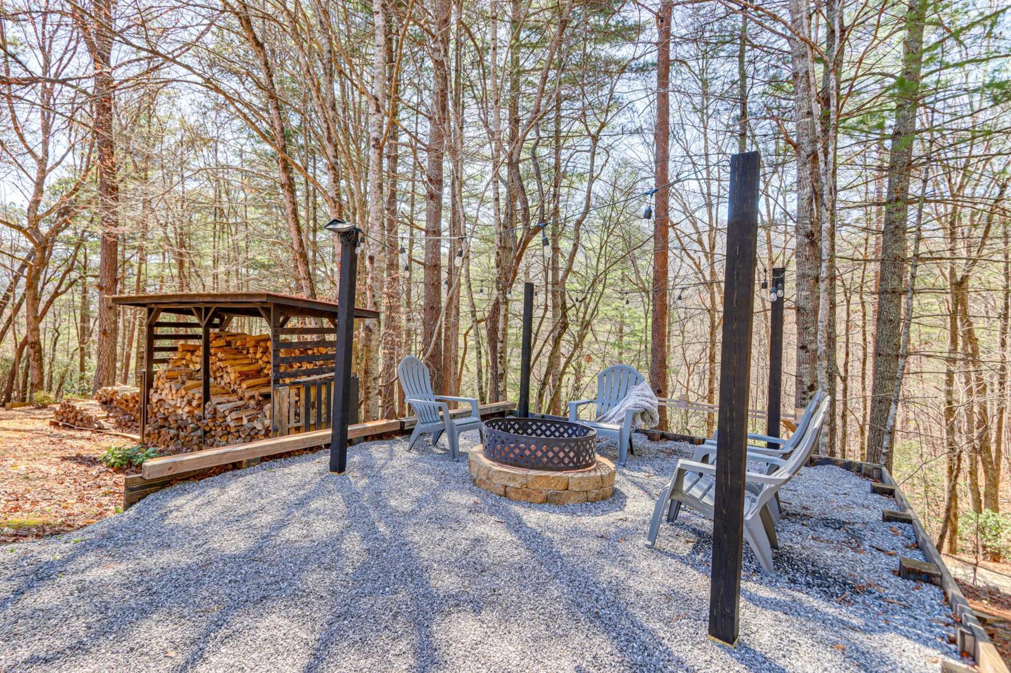 Dog-Friendly Hiawassee Cabin With Decks And Fire Pit! Ngoại thất bức ảnh