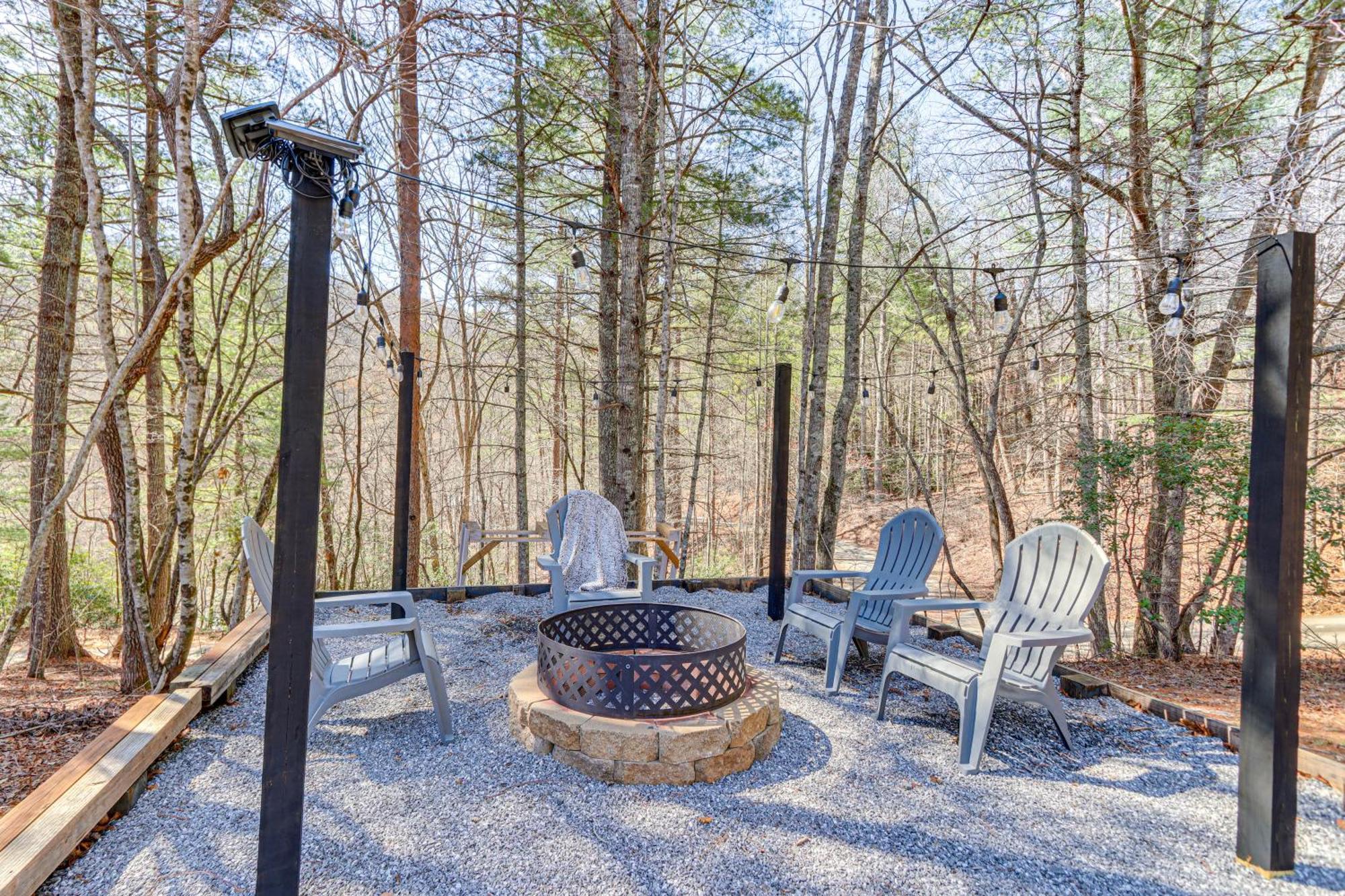 Dog-Friendly Hiawassee Cabin With Decks And Fire Pit! Ngoại thất bức ảnh