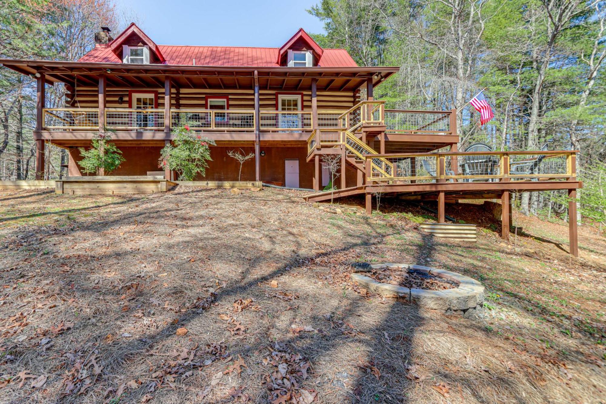 Dog-Friendly Hiawassee Cabin With Decks And Fire Pit! Ngoại thất bức ảnh